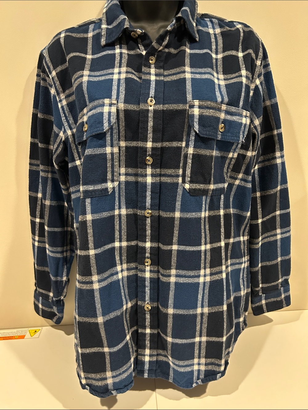 Aritzia TNA Plaid Flannel Button Up Shirt Blue small / medium